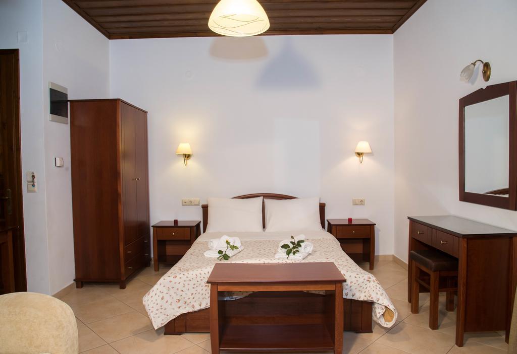 Guesthouse Enastron Chorefton Extérieur photo
