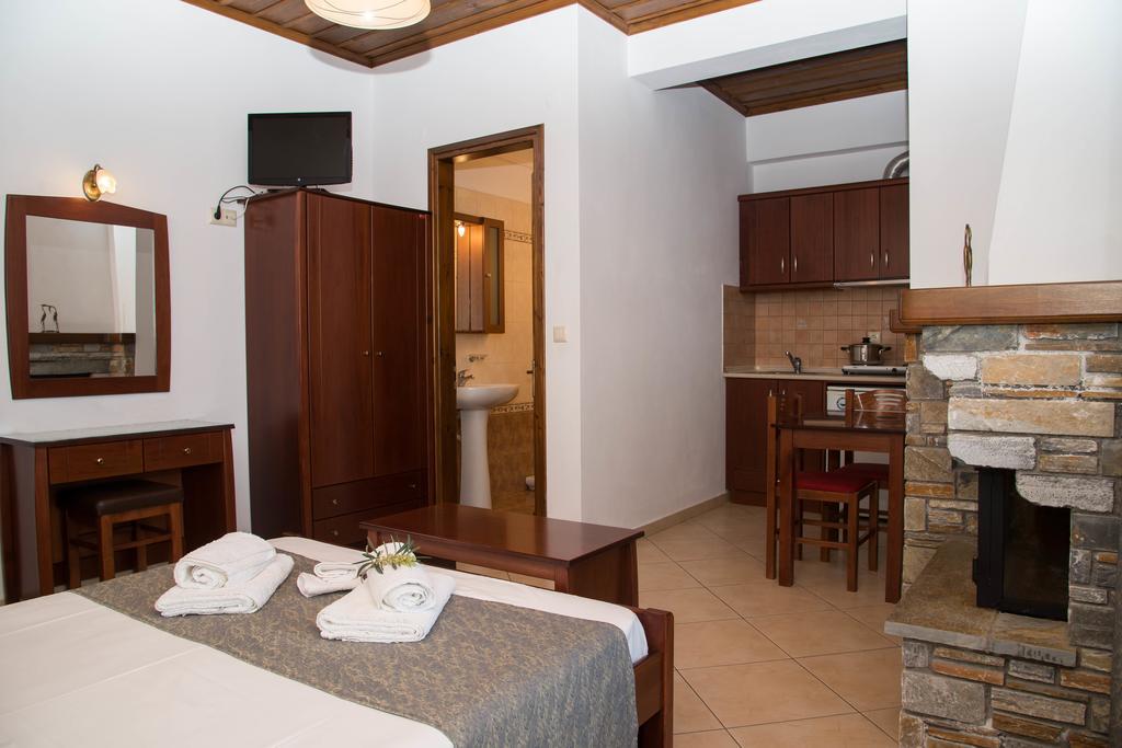 Guesthouse Enastron Chorefton Extérieur photo